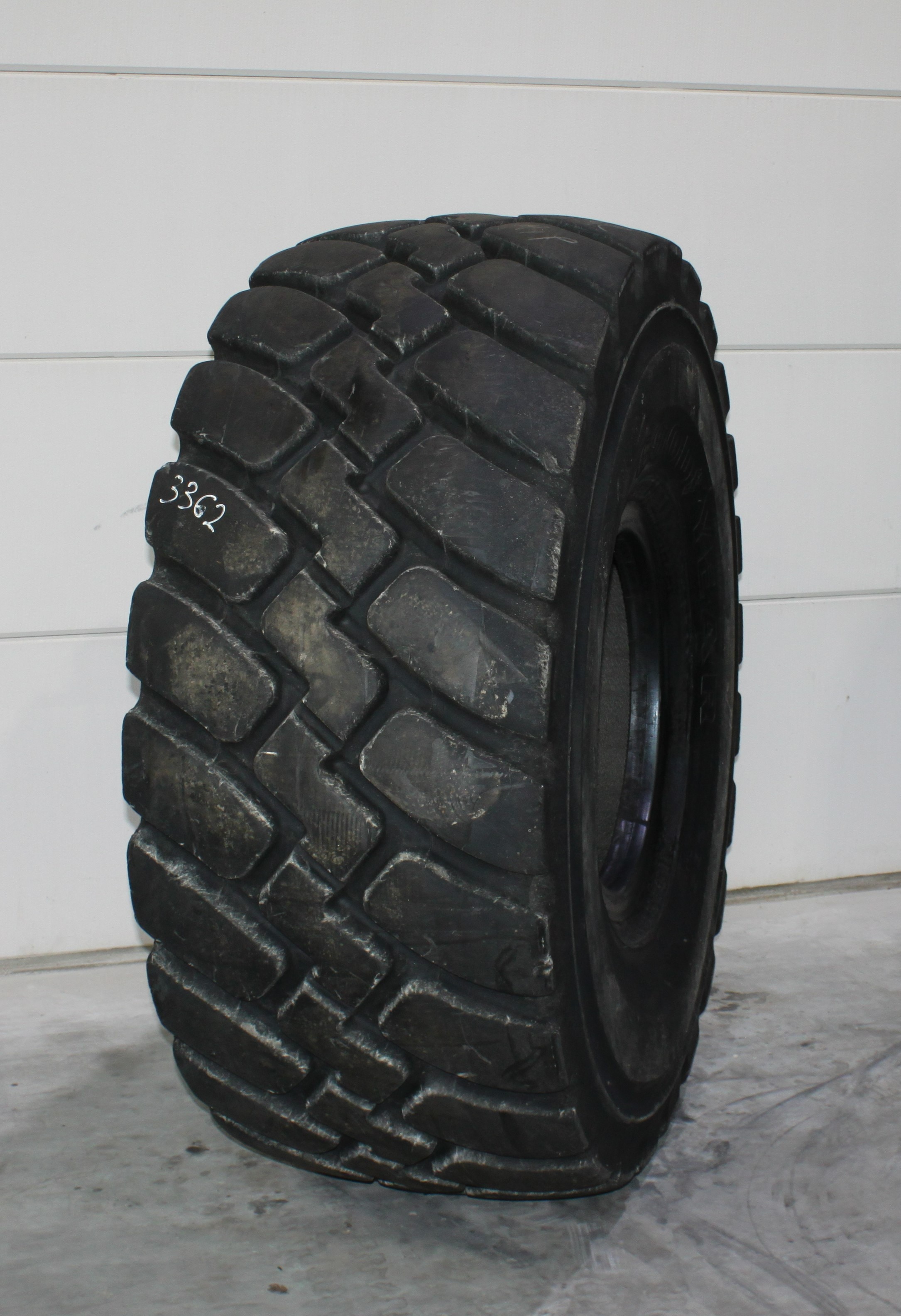 26 5R25 USED GOODYEAR GP 4D 202A2 E 4 L 4 TL 37MM 67 3 REP COSM