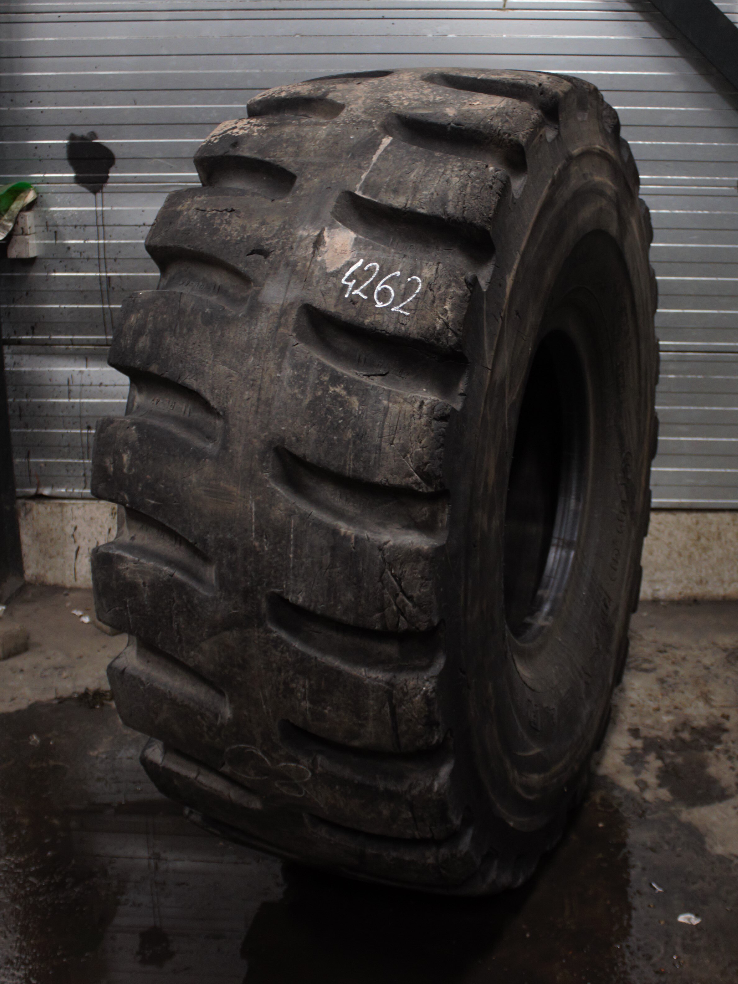 23 5R25 USED GOODYEAR RL 4K L 4 TL 43MM 79 1 REP COSM REP 4262 Heuver