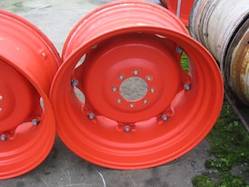 16-30 WHEEL USED RED 152-203-8 Ø21 V7149 DEMO VERSTELBAAR CLAAS 8 NOKS