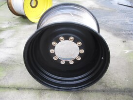 23-32 WHEEL USED BLACK 281-335-10 Ø24 ET+93 V5330 VAST 1 KANT GELAST