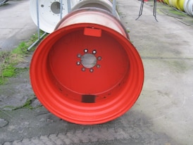 27-32 WHEEL USED RED 150-203-8 Ø21 ET-35 V5910 VAST CLAAS 2 KANTEN GELAST
