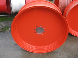 15-38 WHEEL USED RED 150-203-8 A3 ET+70 V7136 DEMO VAST CLAAS 2 KANTEN GELAST