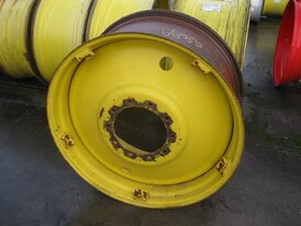 18-38 WIEL GEBRUIKT GEEL 281-335-10 Ø24 ET+210 V6633 VAST JD 1 KANT GELAST