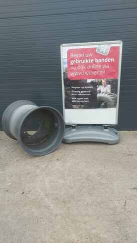 28-26.5 WIEL GEBRUIKT GRIJS 281-335-10 A3 ET+70 V6278 DEMO VAST BOSBOUW VERSTERKT 2 KANTEN GELAST