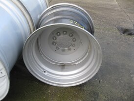 20-26 WHEEL USED SILVER 175-225-10 Ø24 ET-70 V7208 VAST 1 KANT GELAST