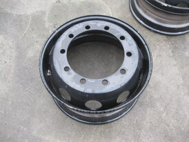 9-22.5 WIEL GEBRUIKT ZWART 281-335-10 A3 ET+161 V7096 DEMO VAST 1 KANT GELAST