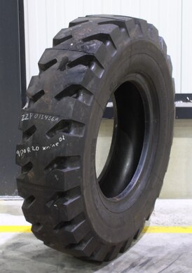 9.00R20 USED MICHELIN X MINE D2 157A2 L-5 TT 100% 3H2-2823 NO REP