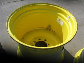 27-32 WHEEL USED JD YELLOW 221-275-8 Ø21 ET-168 V7255 2 KANTEN GELAST VAST
