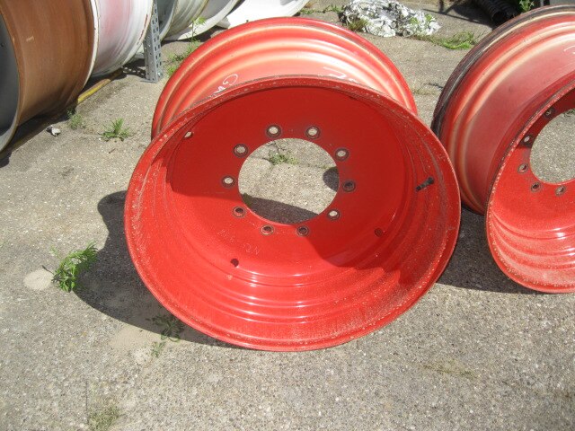 16x30 Rim 16x30 WHEEL USED FENDT RED 281-335-10 Ø24 ET-35 V7563 VAST 1 KANT ...