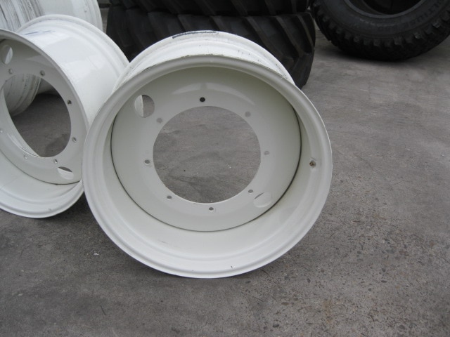 15x28 WHEEL USED NEW HOLLAND WHITE 361-405-8 Ø17 ET+100 V7583 VAST 1 ...