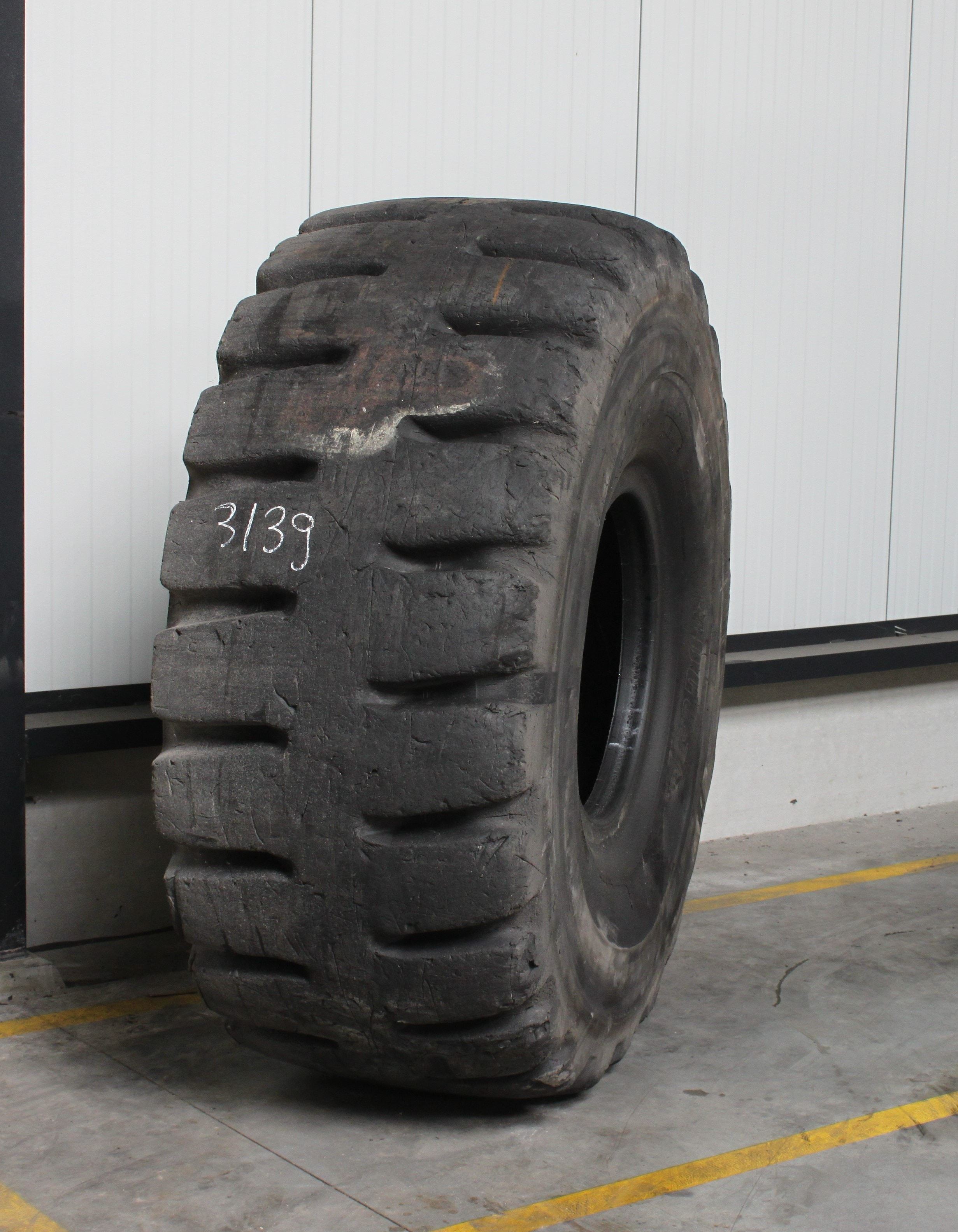 26.5R25 GEBRAUCHT BRIDGESTONE VSDL * L-5 TL 62MM 1 REP + COSM REP 3139 ...