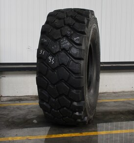 23.5R25 USED MICHELIN XADN+ ** E-3 TL 32MM 84% 1 REP + COSM REP 3194