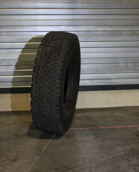 445/95R25 GEBRAUCHT BRIDGESTONE VSW ** E-3 TL 19MM 74% NO REP A12492