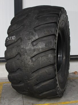 35/65R33 GEBRAUCHT MICHELIN XTXL **** E-4/L-4 TL 32MM 53% 1 REP + COSM REP 3230