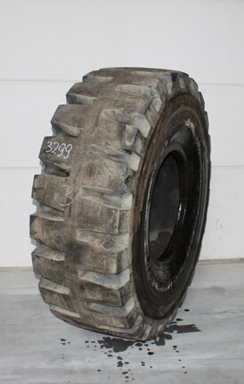 20.5R25 USED BKT SR-53 186A2 * L-5 TL 72MM 92% NO REP 3299