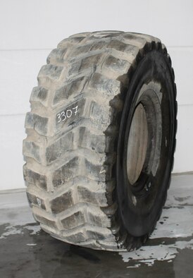 23.5R25 USED GOODYEAR TL-3A+ TL 25MM 59% 2 REP 3307