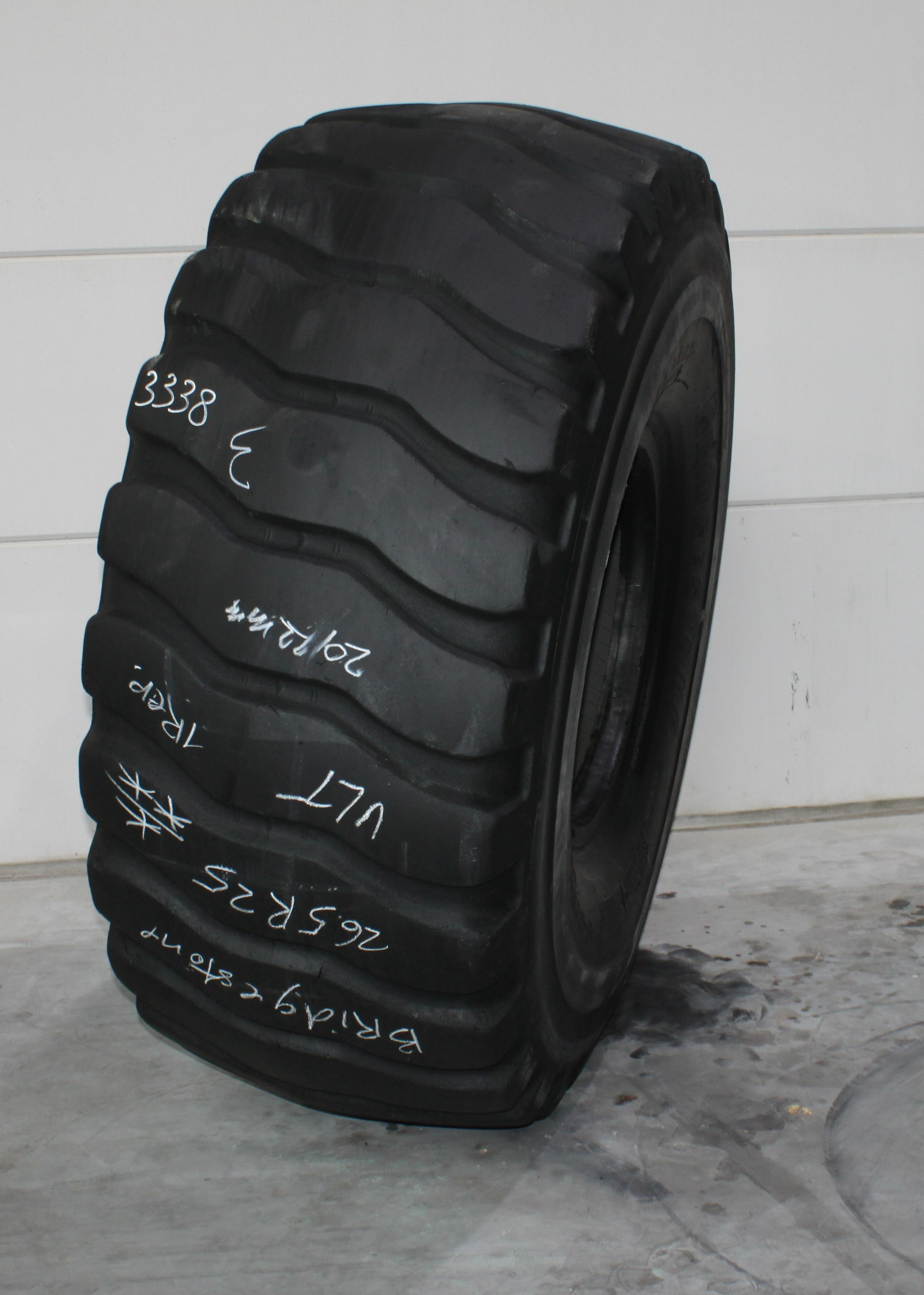 26.5R25 USED BRIDGESTONE VLT E-3/L-3 TL 22MM 46% 1 REP + COSM REP 3338 ...