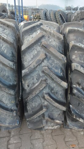 380/85R28 USED BKT AGRIMAX RT-855 133A8/133B TL H18323 82%