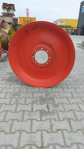15-38 WHEEL USED CLAAS RED 221-275-8 Ø24 ET95 V7947 VAST 2 KANTEN GELAST