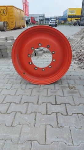 12-28 WHEEL USED CLAAS RED 281-335-10 Ø21 ET110 V7952 VAST 2 KANTEN GELAST