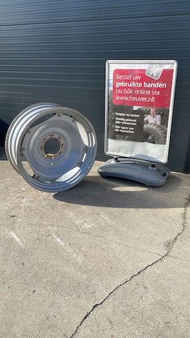 15-38 WIEL GEBRUIKT GRIJS 221-275-8 Ø24 ET30 V8063 VERSTELBAAR 1 KANT GELAST