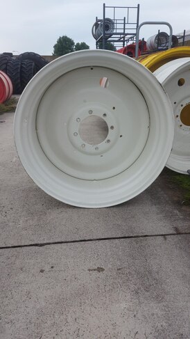 20-38 WHEEL USED NEW HOLLAND WHITE 221-275-8 Ø20 ET15 V8165 VAST 1 KANT GELAST