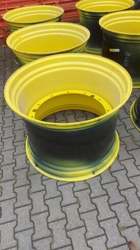 30-42 WHEEL USED JD YELLOW 765-814-12 Ø24 ET5 KROON 1 KANT GELAST