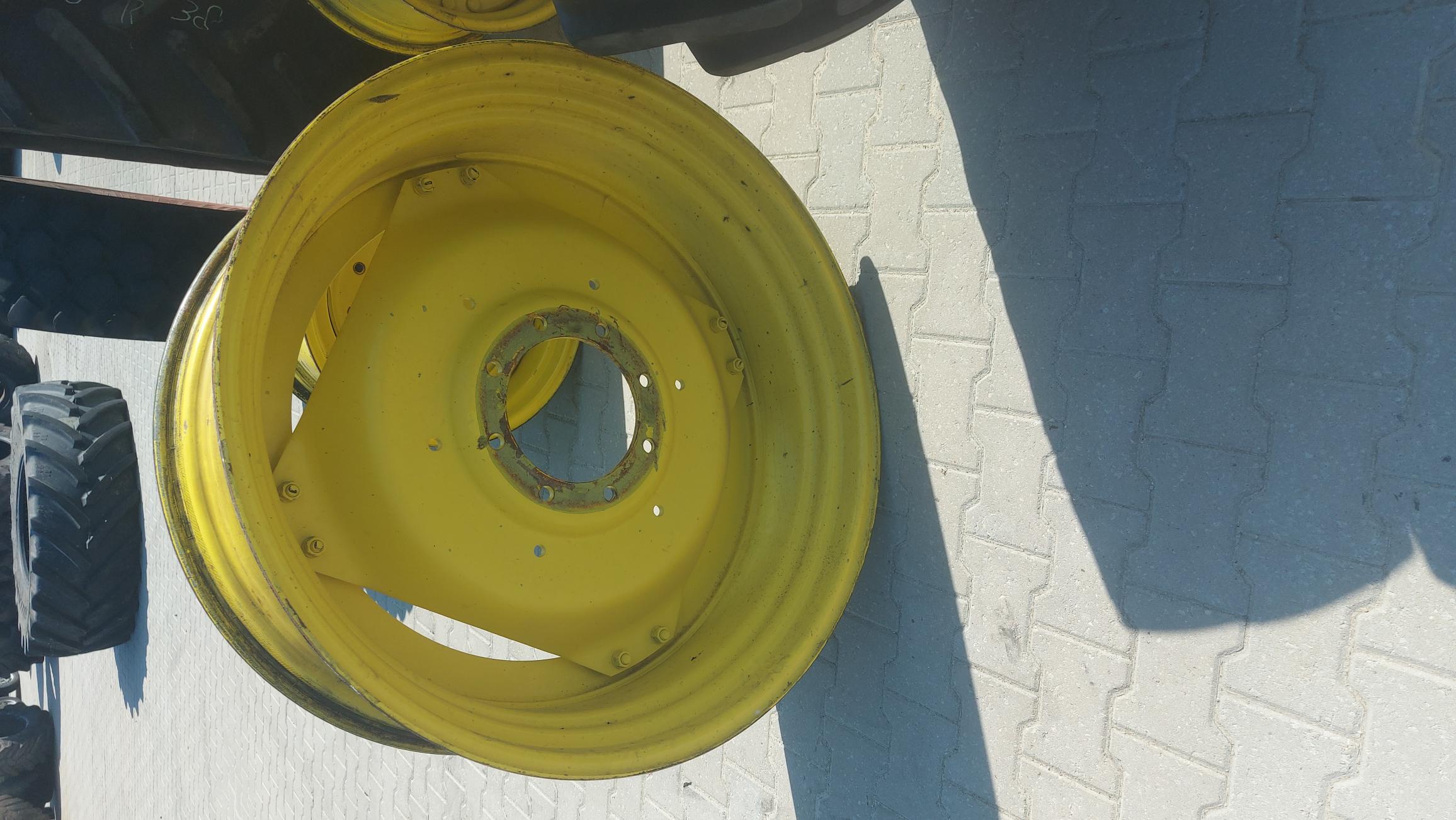 1538 WHEEL USED JD YELLOW 2212758 Ø21 ET V8246 VERSTELBAAR 4X2 NOKS