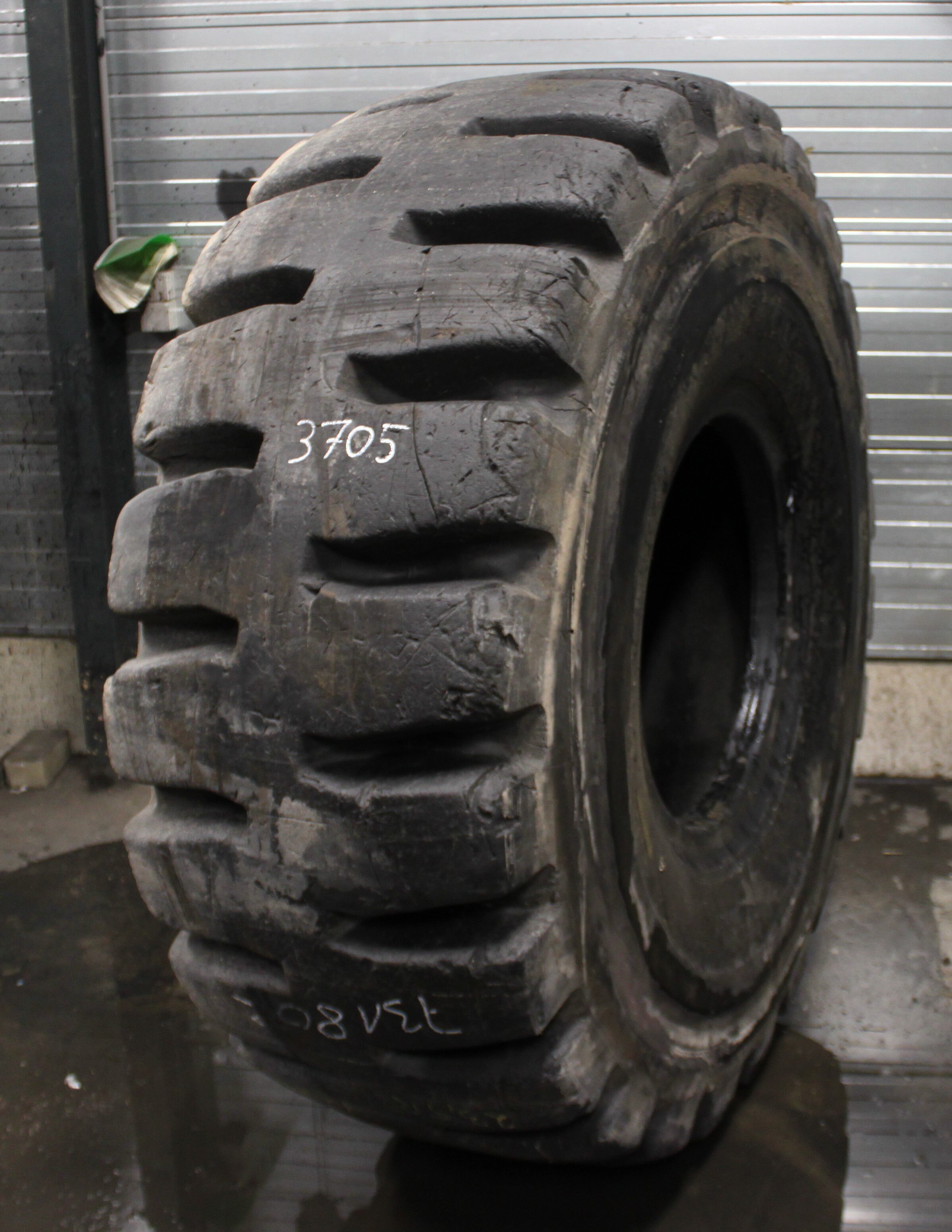 23.5R25 USED BRIDGESTONE VSDL * L-5 TL 77MM 88% 3 REP 3705 | Heuver