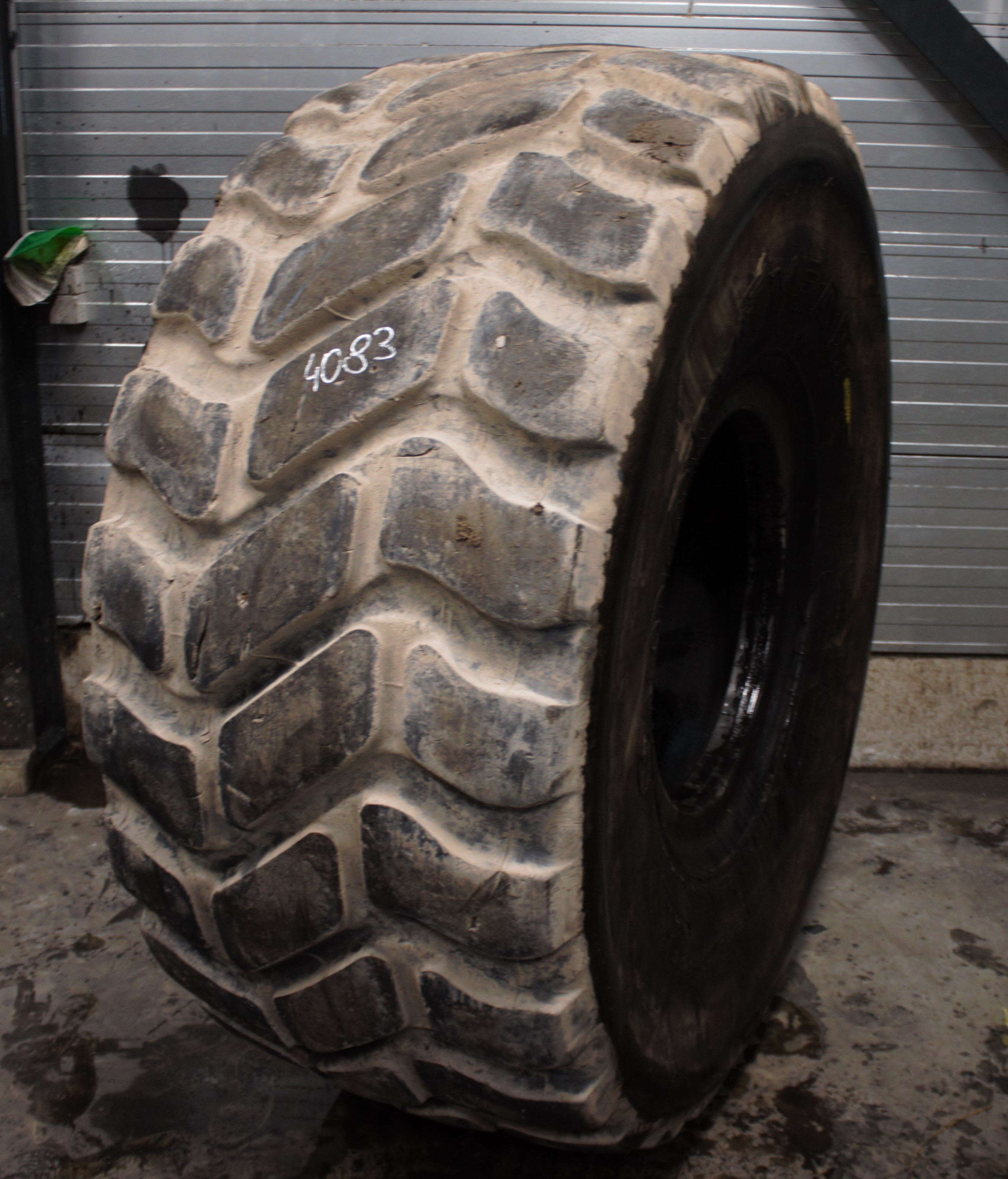 26.5R25 USED GOODYEAR TL-3A+ E-3/L-3 TL 26MM 56% 2 REP 4083 | Heuver