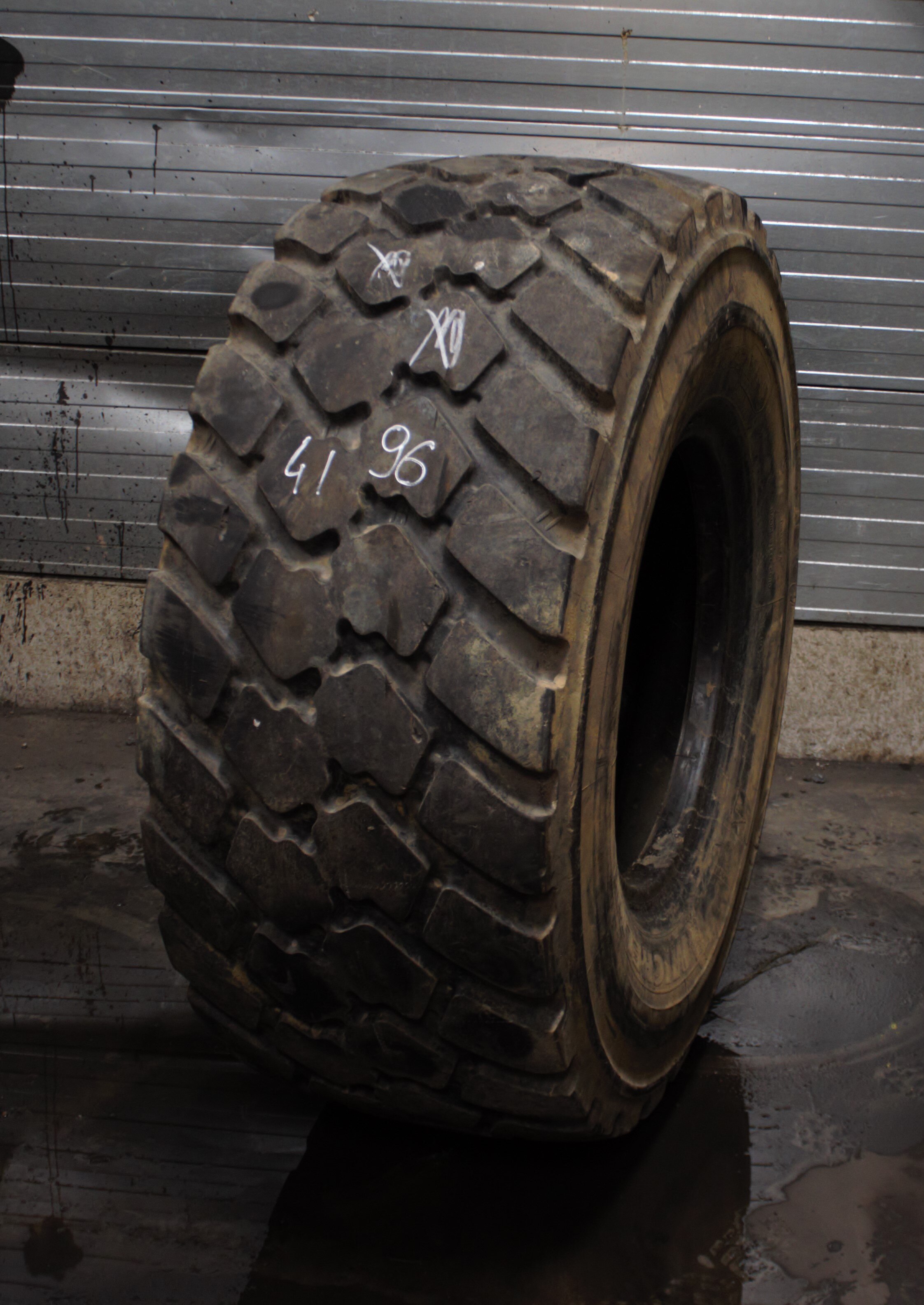 550/65R25 USED MICHELIN XLD * L-3 TL 21MM 65% NO REP 4196 | Heuver