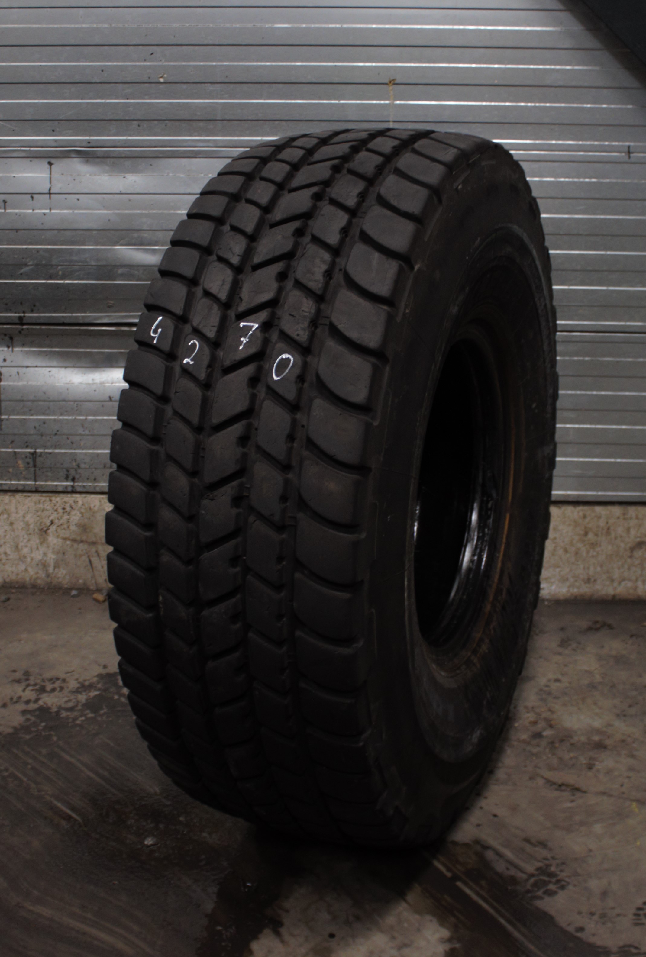 525/80R25 USED MICHELIN X CRANE+ E-2 TL 19MM 67% NO REP 4270 | Heuver